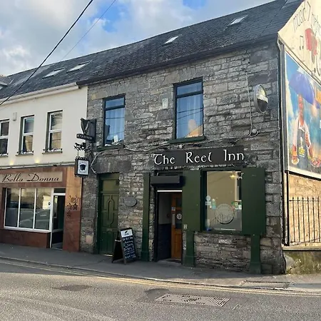 度假居 In The Country Yet Close To Town *