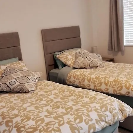 In The Country Yet Close To Town Nyaraló *